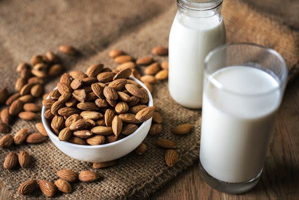What Happens If You Eat 4 Almonds A Day
